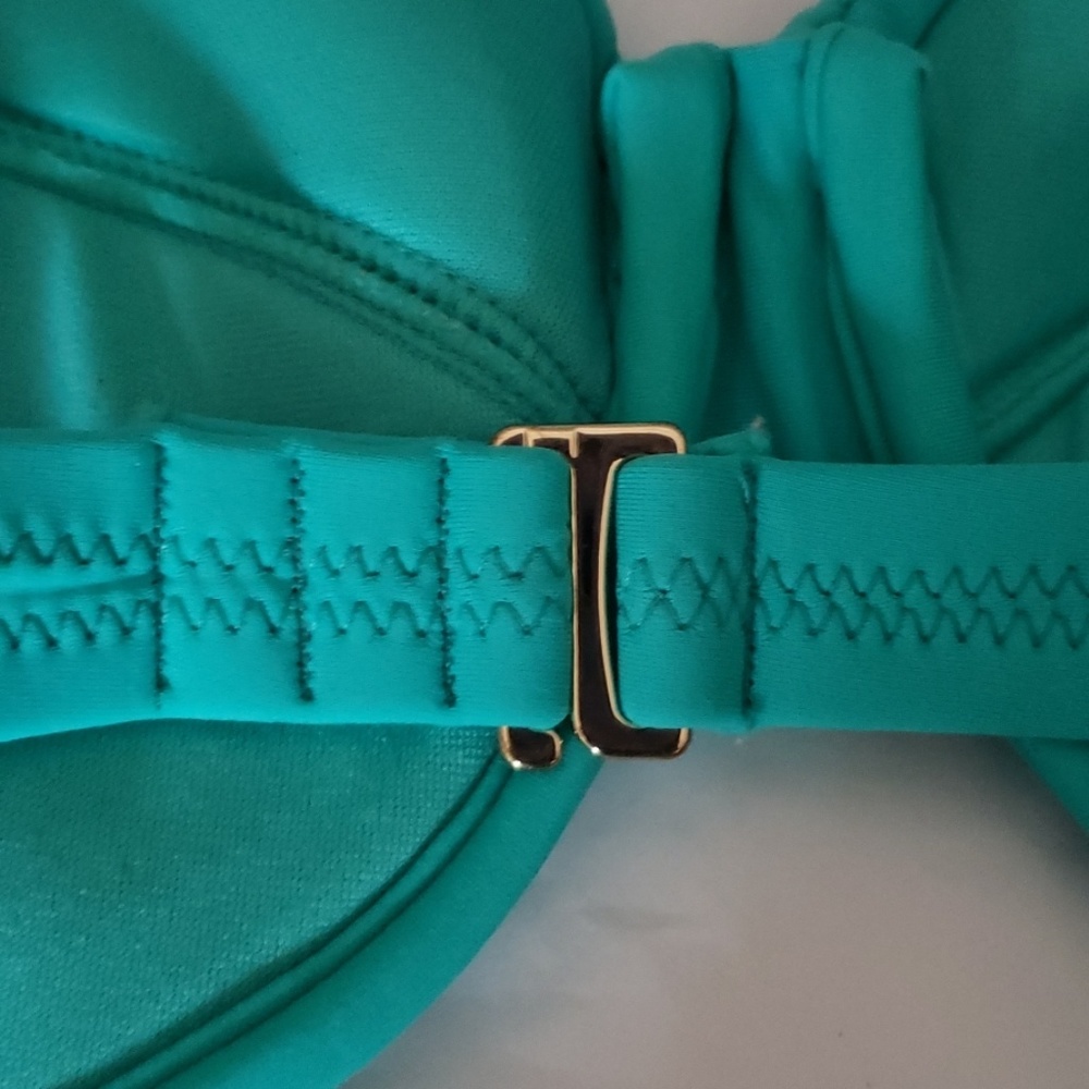 Turquoise bikini - Picture 5 of 5